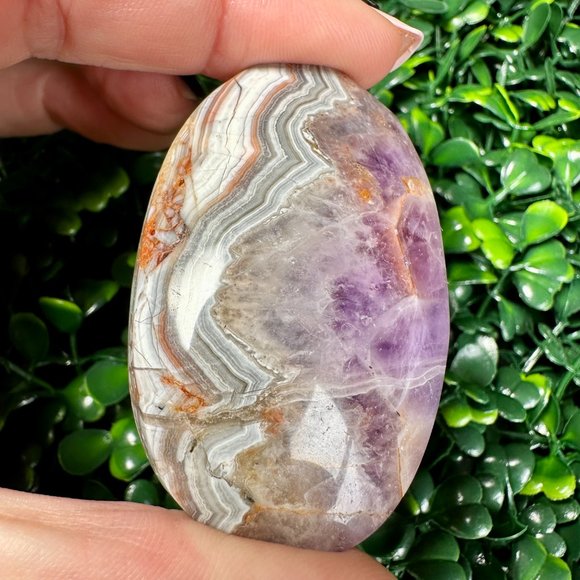 Gorgeous Mexican Crazy Lace Agate & Amethyst Palm Stones - Picture 4 of 7
